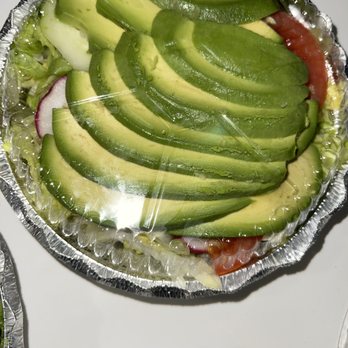 Elena's Restaurant 43 - Ensalada de Aguacate - Latin American Near Me - Queens Village, New York