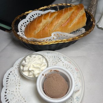 Jilly's Cafe - Duck Paté & Table Bread - French Near Me - Evanston, Illinois