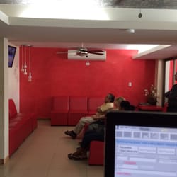 CEDIMMONT - Mientras esperan su turno pueden entretenerse viendo la TV, hoy la noticia de la re-captura de "El chapo" Guzmán