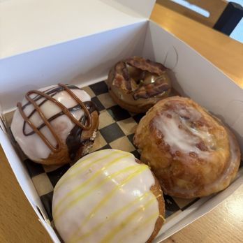 Hanisch Bakery & Coffee Shop - Donuts - Bakeries Near Me - Red Wing, Minnesota Hanisch Bakery & Coffee Shop - Donuts - Bakeries Near Me - Red Wing, Minnesota