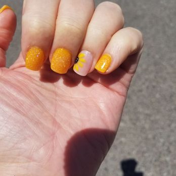 Cute-Icle Nails & Spa - Beautiful sunflower yellow sns - Nail Salons Near Me - Surprise, Arizona