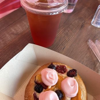 Aurora Cafe and Bakery - Hibiscus Arnold Palmer - Bakeries Near Me - Overland Park, Kansas