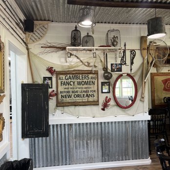 Catch Me If You Can - Decor - Seafood Near Me - Flint, Texas Catch Me If You Can - Decor - Seafood Near Me - Flint, Texas