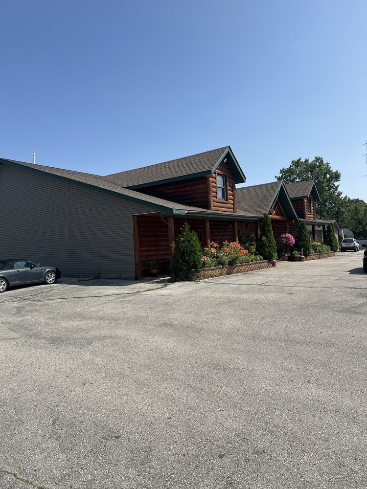 Social spots from Roadside Bar & Grill