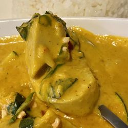 Pho - Spicy curry with this isn't chicken vegan meat