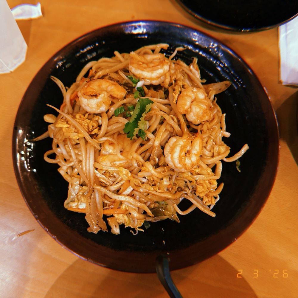 Chiwa Bistro - Stir-Fry Noodle - Japanese Near Me - Norwalk, Connecticut