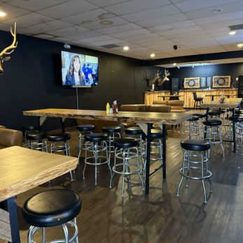 Jethro's Oven & Grill - Our first visit to this room, we didn't know it existed until today. - Sports Bars Near Me - Gardnerville, Nevada Jethro's Oven & Grill - Our first visit to this room, we didn't know it existed until today. - Sports Bars Near Me - Gardnerville, Nevada