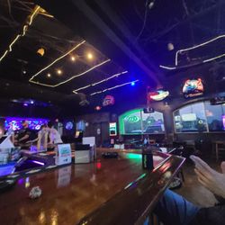 K Hunts Bar & Grill