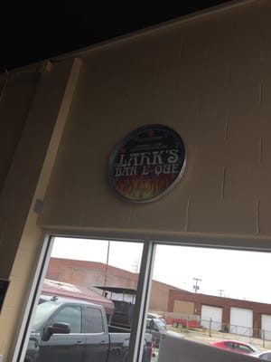 LARK'S BAR-B-QUE by null