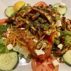 Mosaic Cafe - Mosaic Salad with Chicken