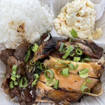 Smiley's Local Grinds - Combo with teriyaki beef and chicken - Hawaiian Near Me - Lihue, Hawaii
