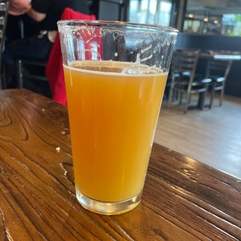 Gannon's Tavern - New American Near Me - Hyannis, Massachusetts