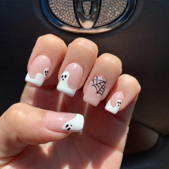 Double OO Nails & Spa - 80$ total. 5$ takeoff, 22$ design, 55$ full set, plus a 2$ discount for paying with cash - Nail Salons Near Me - Corona, California