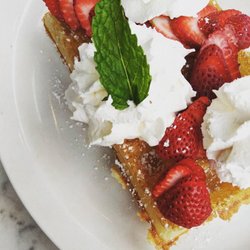 Nero Waffles - Heaven Brussels waffle: fresh strawberries and real whip cream.