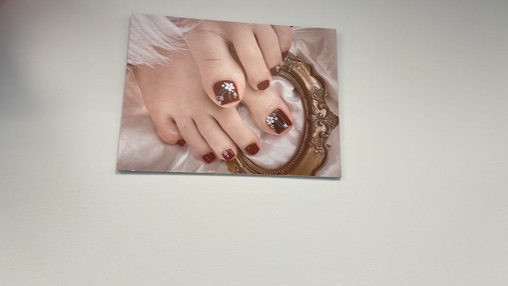 Arnolds Park Nails Spa Logo
