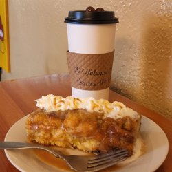 Lifehouse Coffee - Salted caramel bread pudding and large turtle mocha.