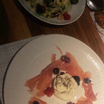 Hilton Cancun All-Inclusive - La Luce salad and beef carpaccio - Hotels Near Me - Cancún, ROO Hilton Cancun All-Inclusive - La Luce salad and beef carpaccio - Hotels Near Me - Cancún, ROO