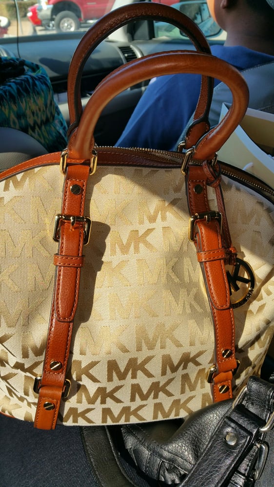 MICHAEL KORS OUTLET Updated September 2024 20 Reviews 3939 S