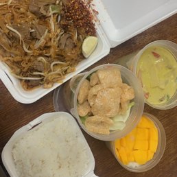 Pad Thai, lao Papaya Salad, Green Curry, Mango Sweet Sticky Rice