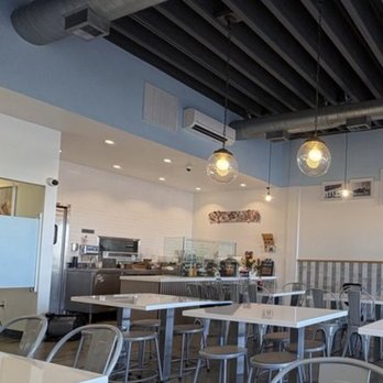 Uncle Mac’s Kitchen - Interior view - Seafood Near Me - Gardena, California Uncle Mac’s Kitchen - Interior view - Seafood Near Me - Gardena, California