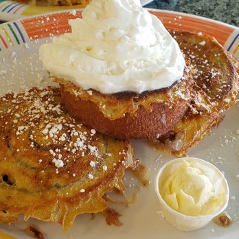 Juno Beach Cafe - Cinnamon Roll French Toast - Breakfast & Brunch Near Me - Juno Beach, Florida