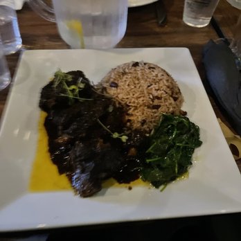 12.Six Lounge - Oxtail - Lounges Near Me - New York, New York 12.Six Lounge - Oxtail - Lounges Near Me - New York, New York