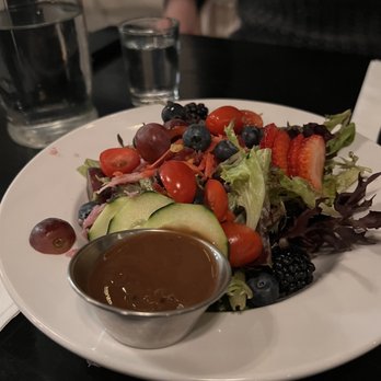 Dish Bistro - Side salad with fresh fruit and vegetables, crisp yummy - Burgers Near Me - Mammoth Lakes, California