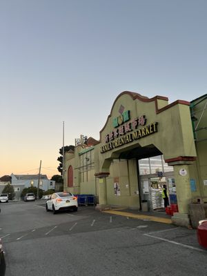 Manila Oriental Market by null