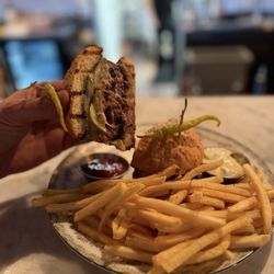Burger - perfect mid rare