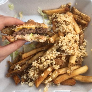 Burger Barn - Cheeseburger and garlic fries. 0/10 DO NOT recommend - Burgers Near Me - Pollock Pines, California