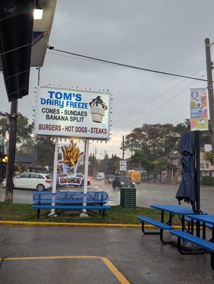 Tom's Dairy Freeze by null