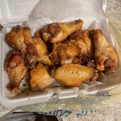 Goodfellas Pizzeria - Wings (garlic parm)