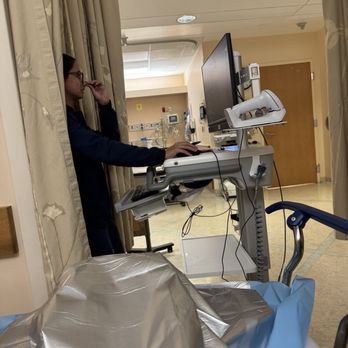 Mitchel Lee S MD - Watching my nurse in the pre-op room prior to surgery. - Doctors Near Me - Sarasota, Florida Mitchel Lee S MD - Watching my nurse in the pre-op room prior to surgery. - Doctors Near Me - Sarasota, Florida