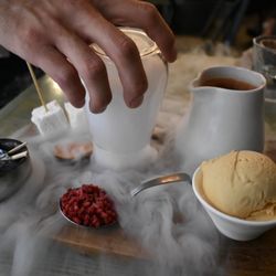 Dex2rose Nitrogen Gelato - Hot chocolate