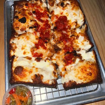 TREE HOUSE - Dead pool with chicken - Comfort Food Near Me - Chicago, Illinois TREE HOUSE - Dead pool with chicken - Comfort Food Near Me - Chicago, Illinois