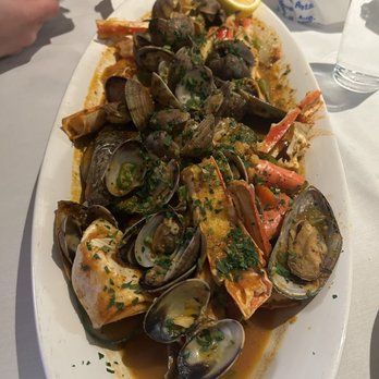 Boston Fish Market - Cioppino - Seafood Markets Near Me - Wheeling, Illinois Boston Fish Market - Cioppino - Seafood Markets Near Me - Wheeling, Illinois