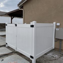 Riverside Fence - Vinyl Enclosure with Gate
