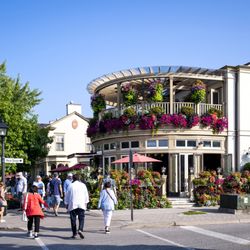 Shaw Cafe & Wine Bar