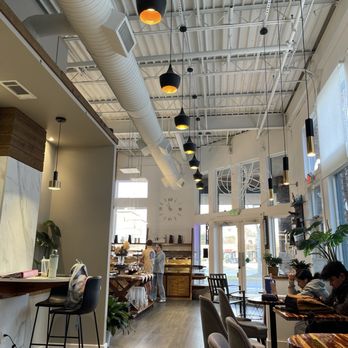 C'est La Vie Bakery & Cafe - Interior - Coffee & Tea Near Me - Duluth, Georgia