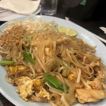 Ruen Pair - Pad Thai - Thai Near Me - Los Angeles, California Ruen Pair - Pad Thai - Thai Near Me - Los Angeles, California