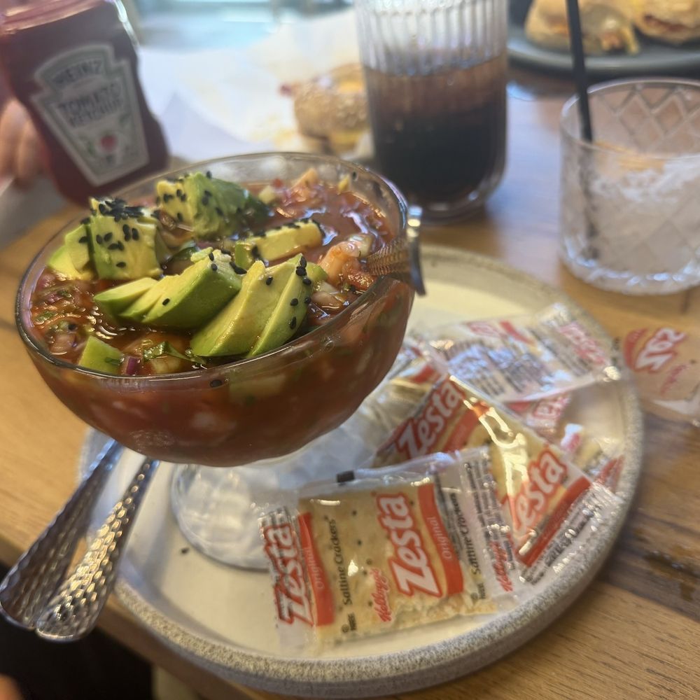 Cóctel de Camarón (Shrimp Cocktail). Cóctel de Camarón (Shrimp Cocktail).