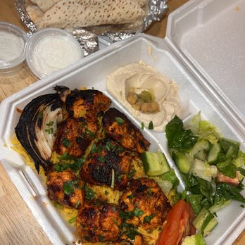 Al Sultan Restaurant - Chicken Tikka, pita and garlic sauce - Middle Eastern Near Me - Anaheim, California