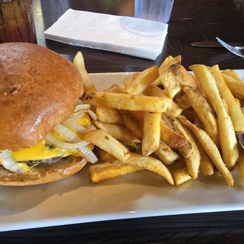 Brickhouse Tavern - Smashburger - American Near Me - Davidson, North Carolina