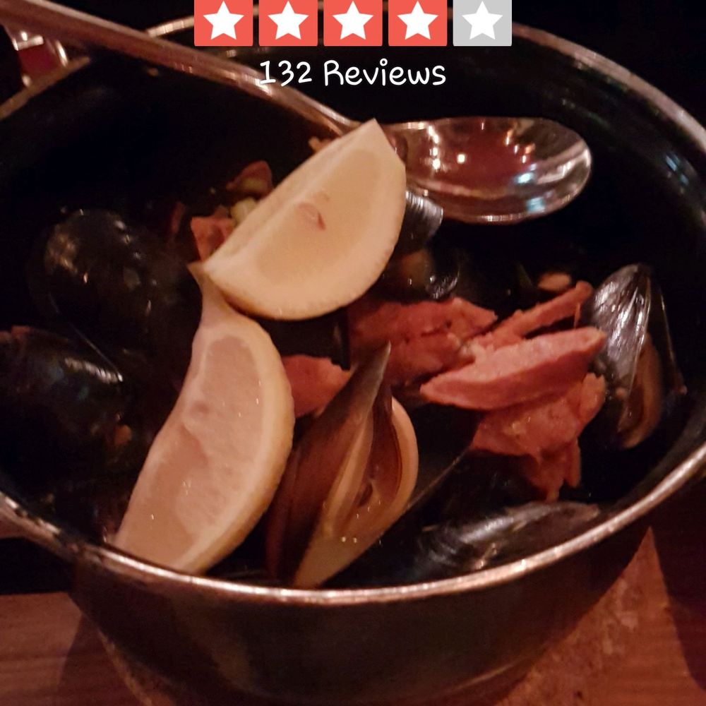 Salade de Fruits Cafe - mussels with chorizo - French Near Me - Vancouver, British Columbia