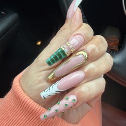 Diana’s Nails