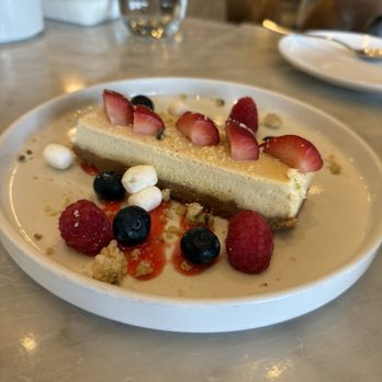 et al. - Summer Berry Mascarpone Bar - Breakfast & Brunch Near Me - Honolulu, Hawaii