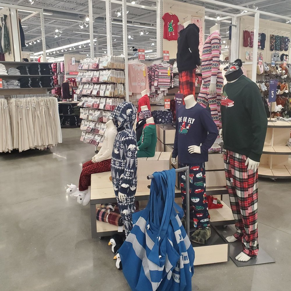 Old Navy Clothing Store - Sports Wear Near Me - Orlando, Florida