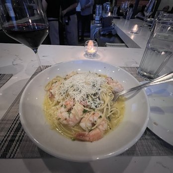MA'S Italian Kitchen - Shrimp Scampi with some wine action in the cut - Italian Near Me - Burbank, California