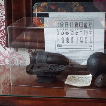 Cannonball House - Foyer: display of cannon balls and missiles - Landmarks & Historical Buildings Near Me - Macon, Georgia