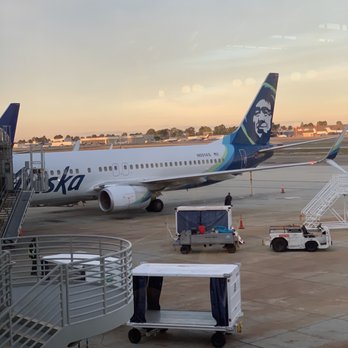 John Wayne Airport - Terminal B - Yay, going home to Portland, Oregon. :) - Airport Terminals Near Me - Santa Ana, California John Wayne Airport - Terminal B - Yay, going home to Portland, Oregon. :) - Airport Terminals Near Me - Santa Ana, California